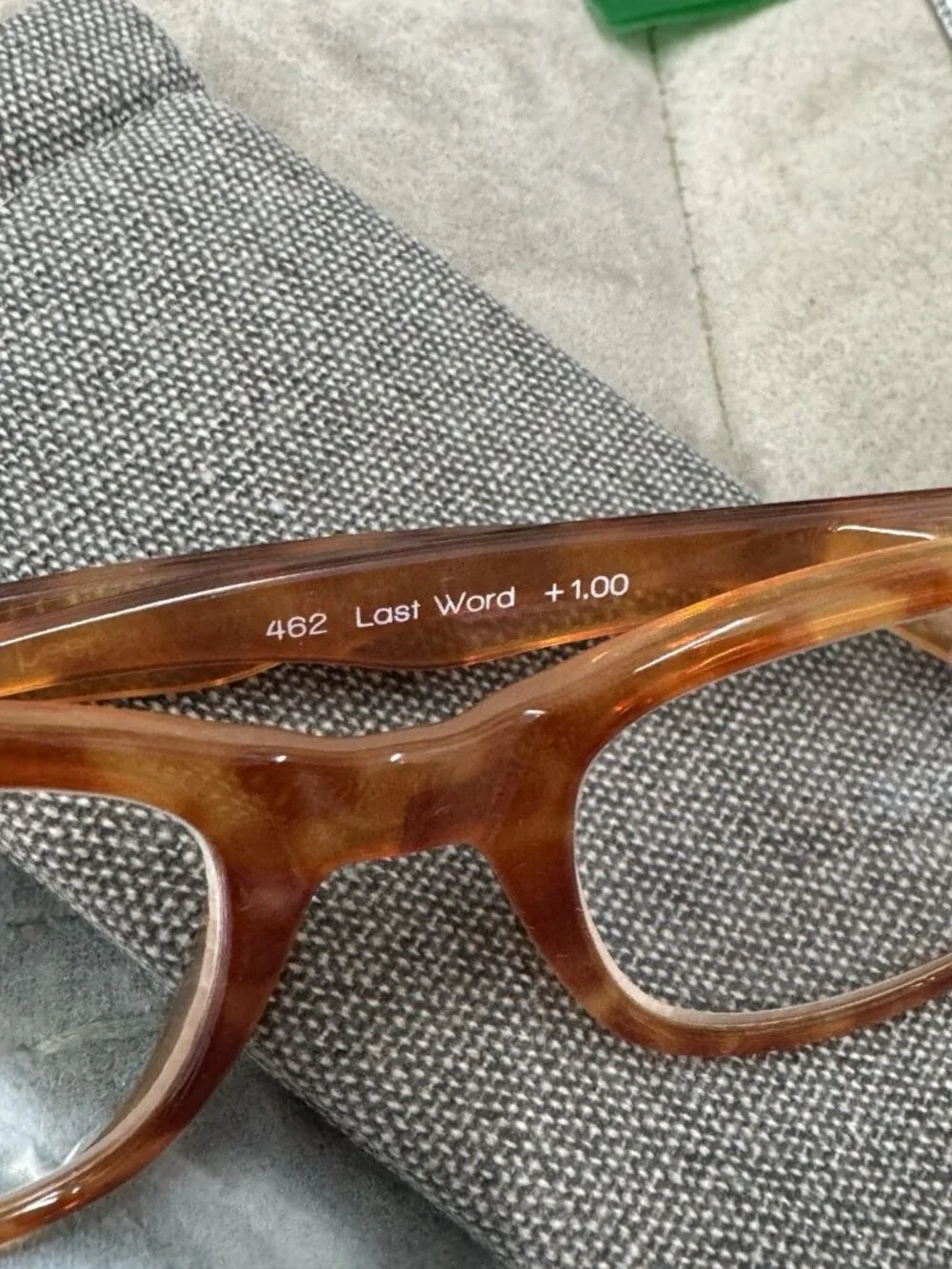 Peepers Last Word Readers +1.00 in Peach Tortoise Shell Gently Used w Case